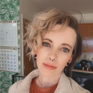 Meet your Posher, Jenifer